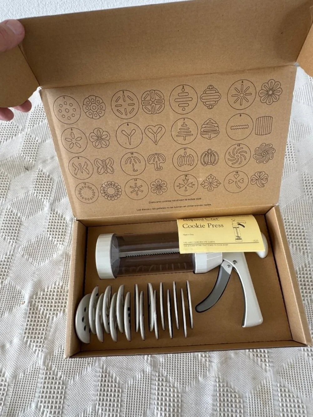 Pampered Chef Cookie Press w 16 Discs Classic Spritz Cookies Model 1525 NWB
